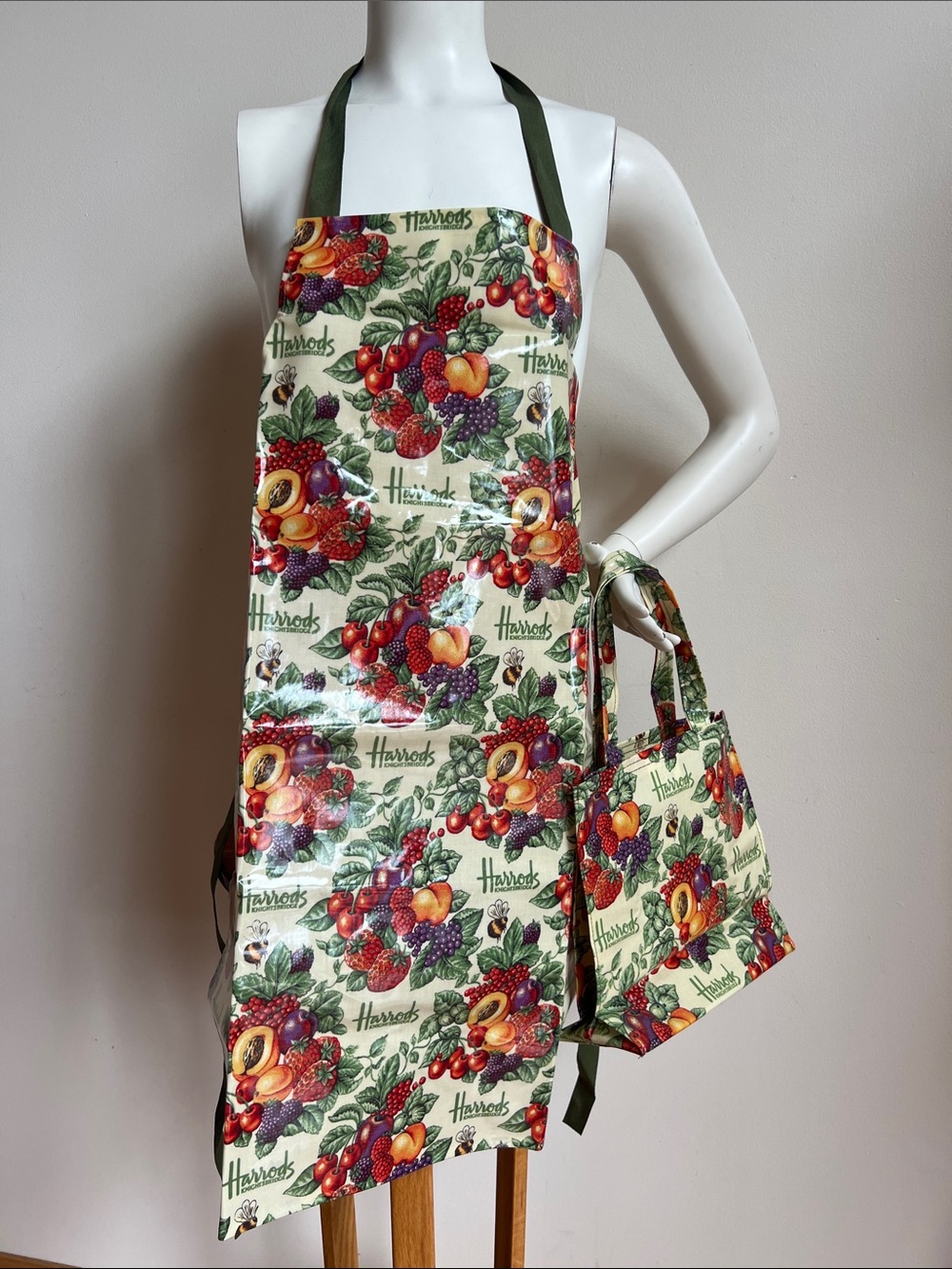 Harrods Fruit-Print Laminated Apron and Tote — Cream, Red, Green